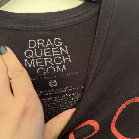 SHARON NEEDLES Drag Queen Merch Queen Of Goth Graphic Tee, Black- S - Picture 5 of 8